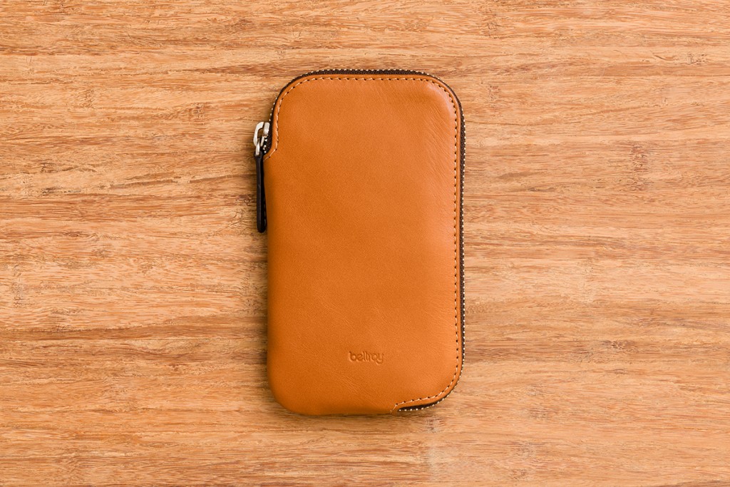 bellroy-everyday-phone-pocket-wallet-caramel-10の正面画像縦